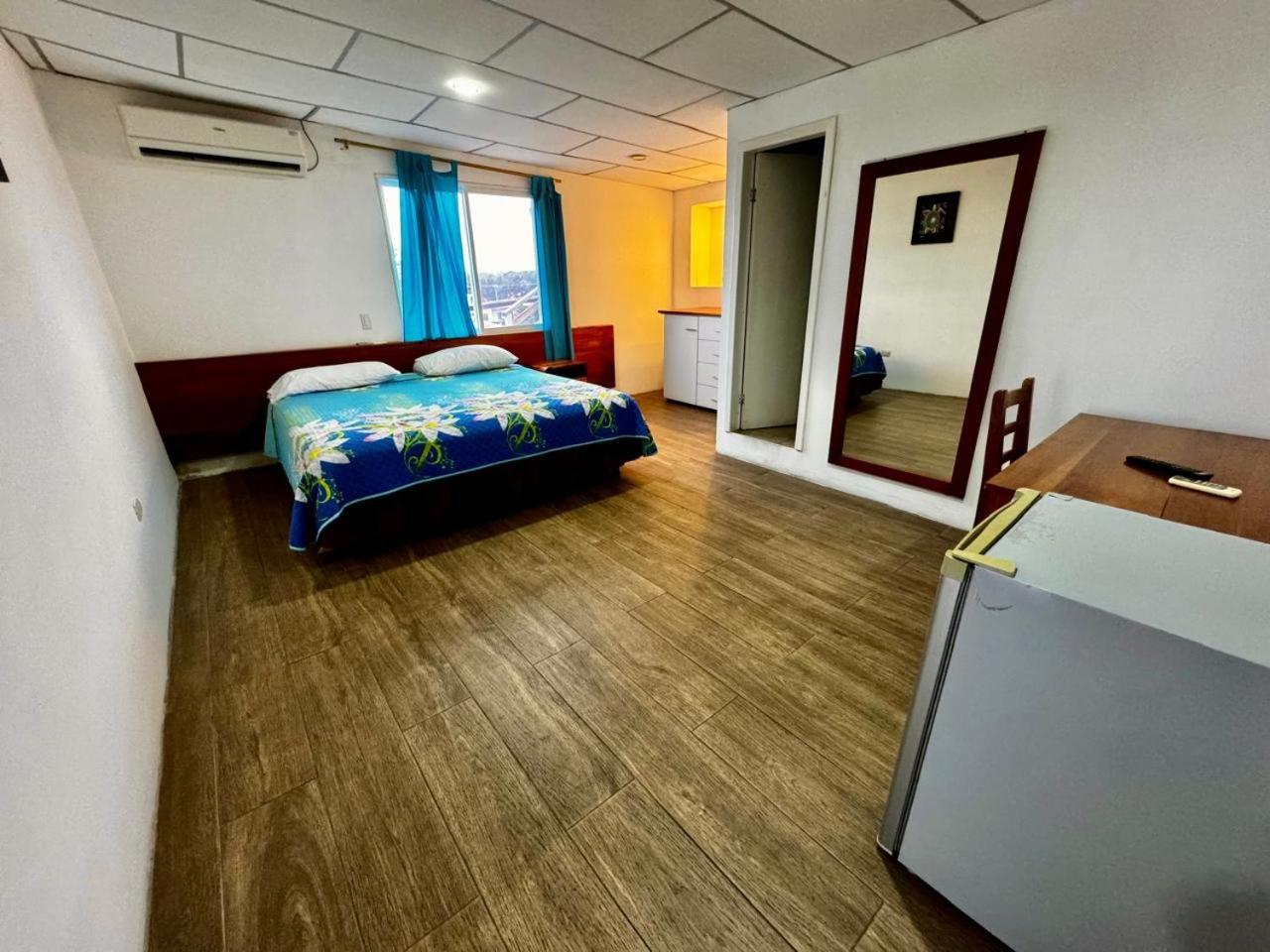 פורטו איורה Hostal Muyuyo מראה חיצוני תמונה