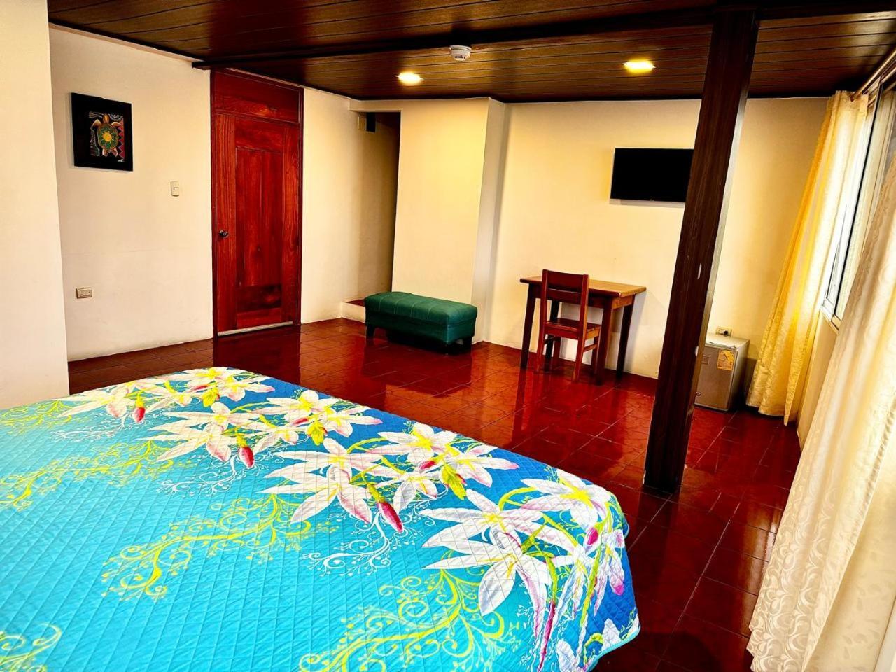 פורטו איורה Hostal Muyuyo מראה חיצוני תמונה