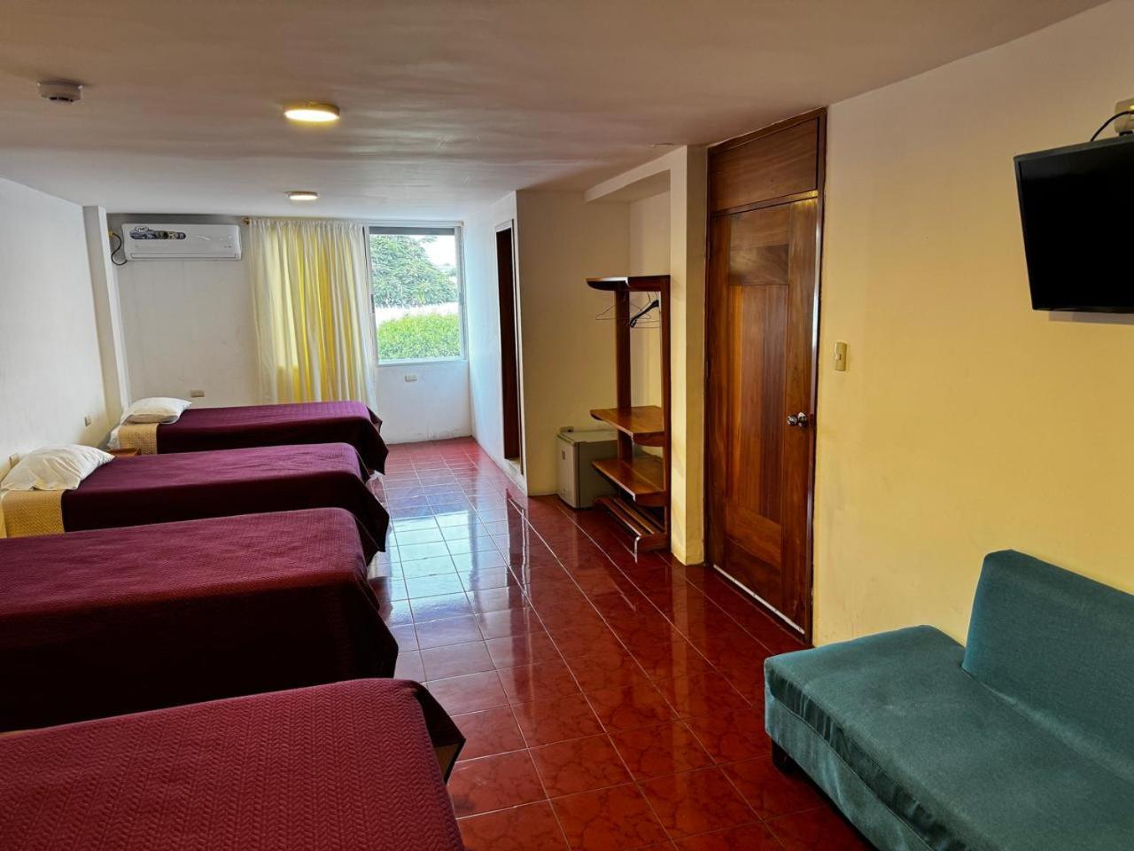 פורטו איורה Hostal Muyuyo מראה חיצוני תמונה