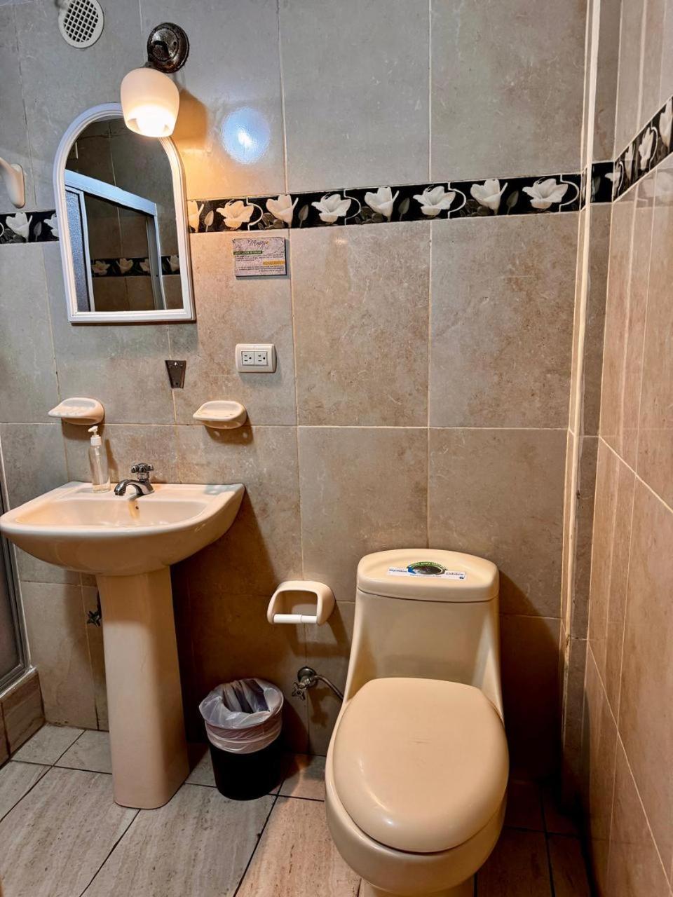 פורטו איורה Hostal Muyuyo מראה חיצוני תמונה