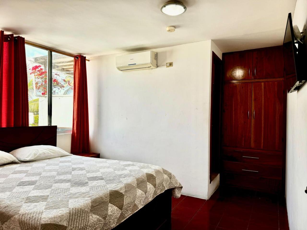 פורטו איורה Hostal Muyuyo מראה חיצוני תמונה
